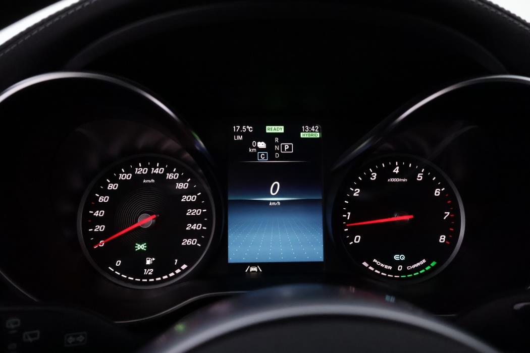 MERCEDES-BENZ C 2020