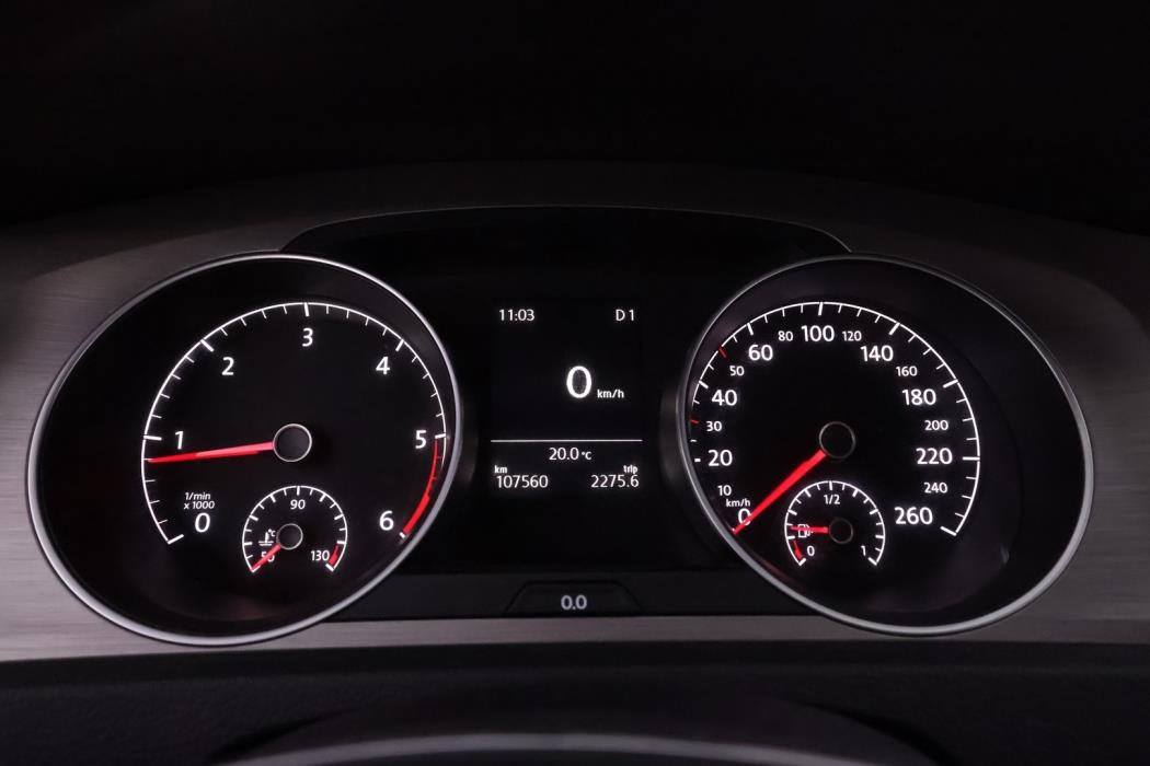 VOLKSWAGEN Golf 2015