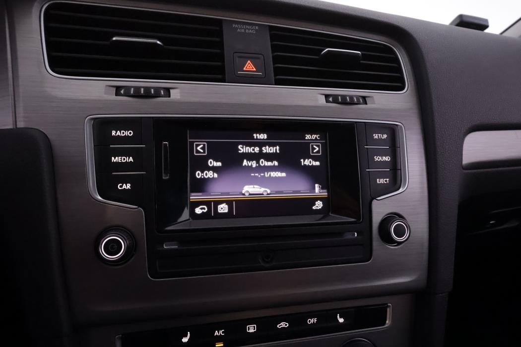 VOLKSWAGEN Golf 2015