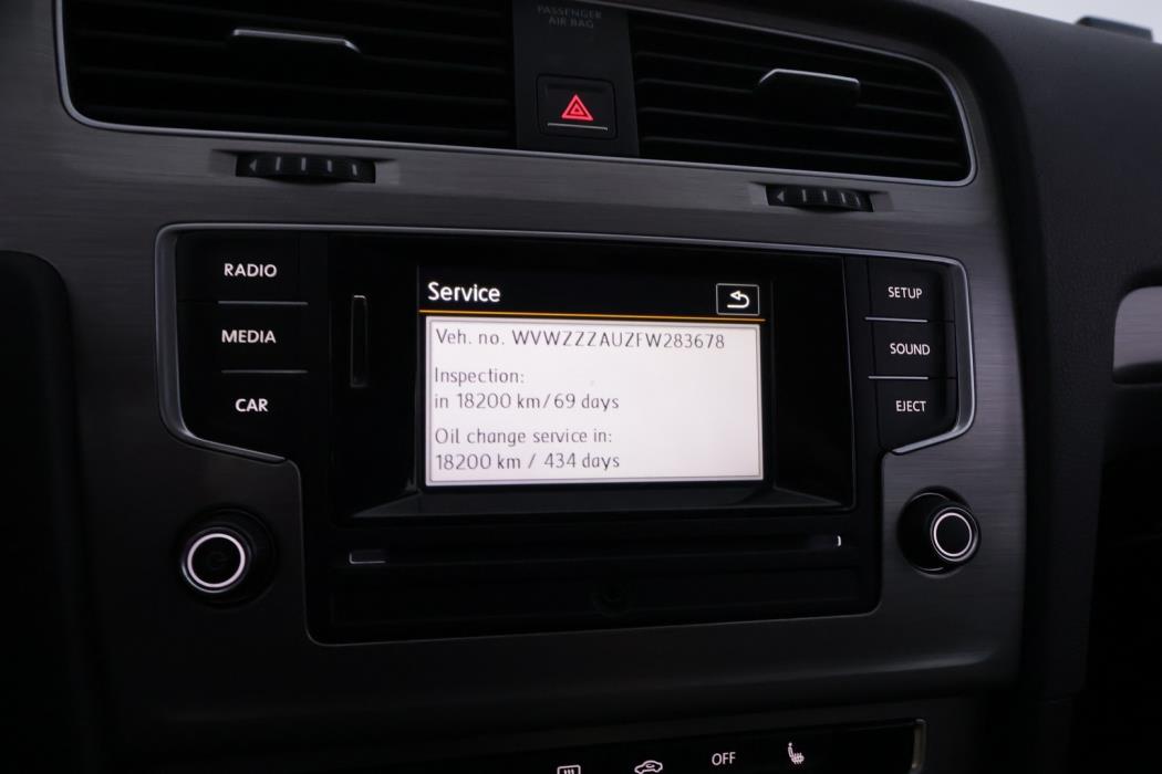 VOLKSWAGEN Golf 2015