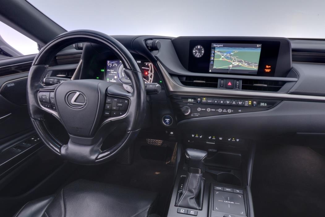 LEXUS ES 2019