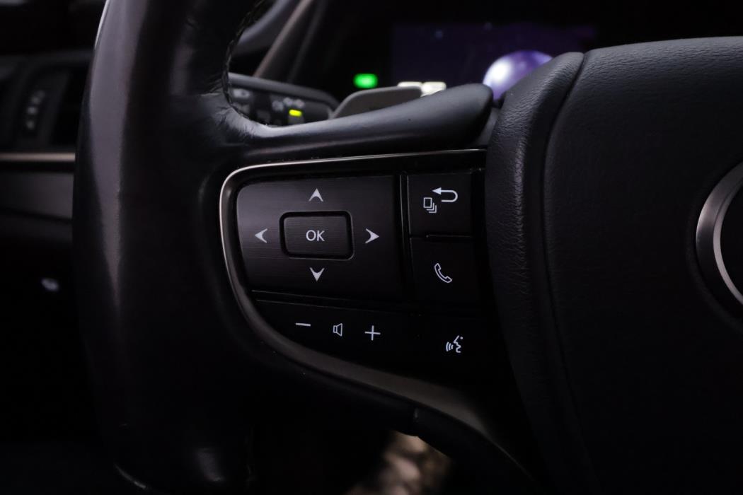 LEXUS ES 2019