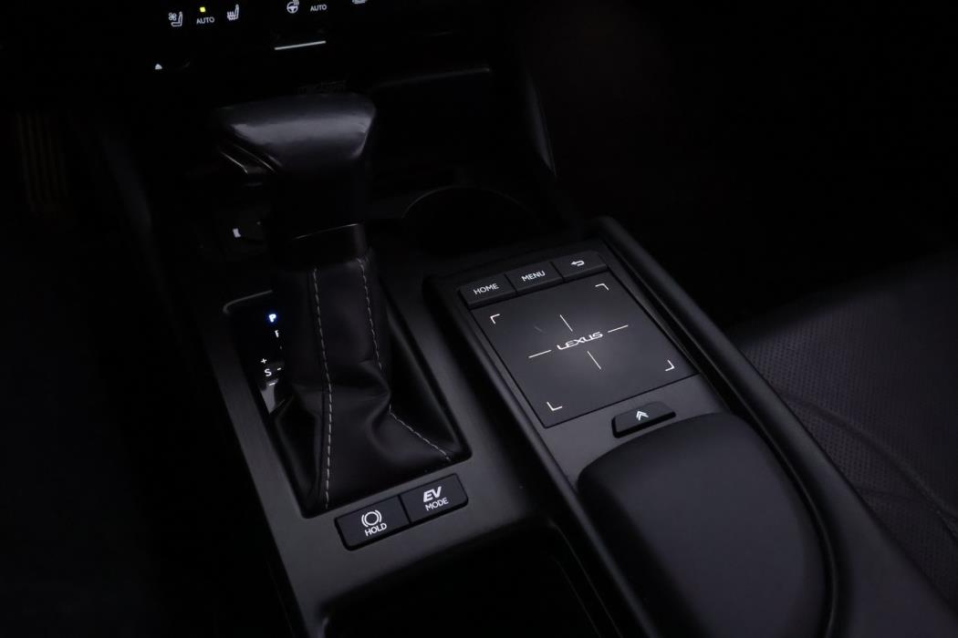 LEXUS ES 2019