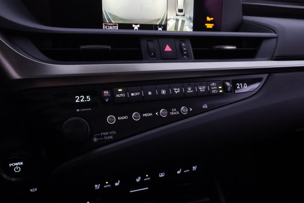 LEXUS ES 2019