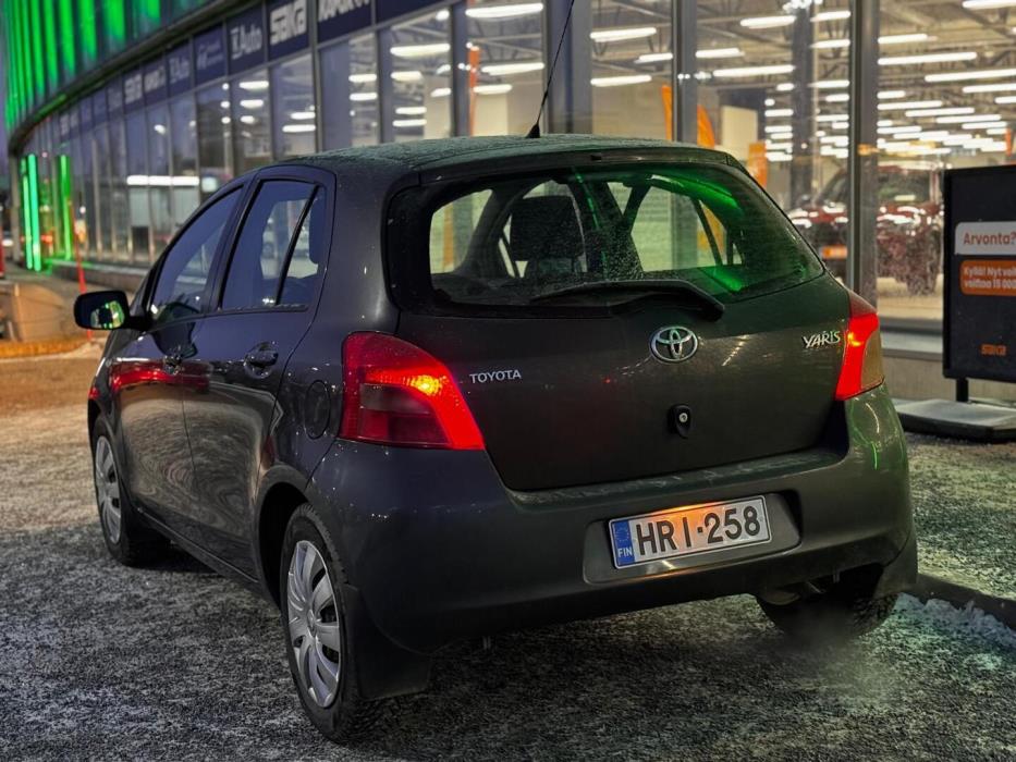 TOYOTA Yaris 2008