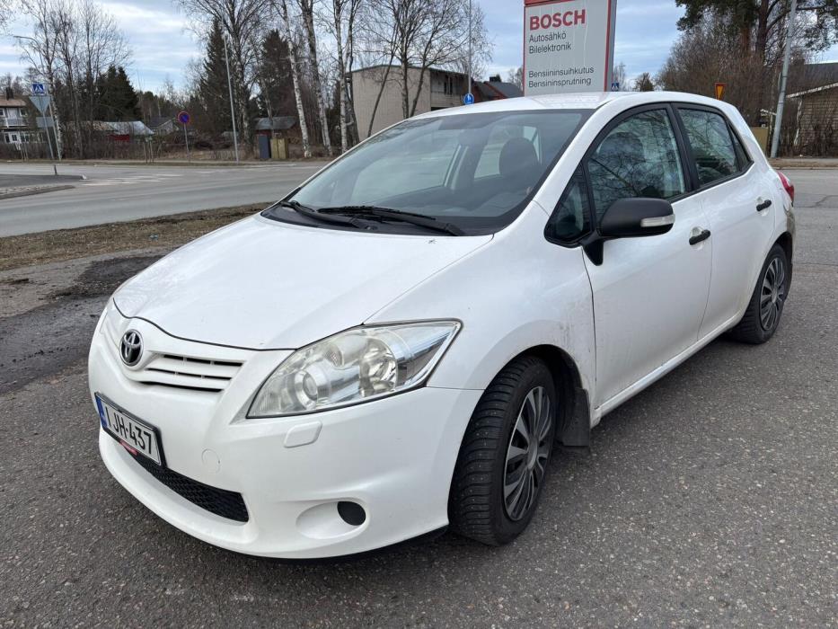 TOYOTA Auris 2010
