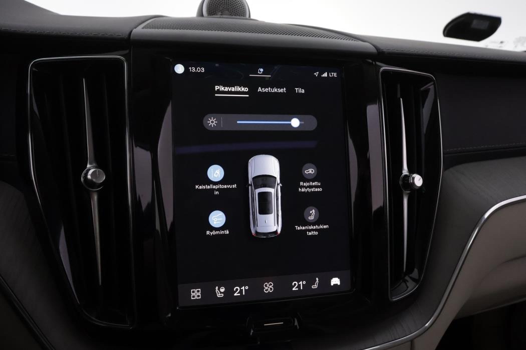 VOLVO XC60 2023