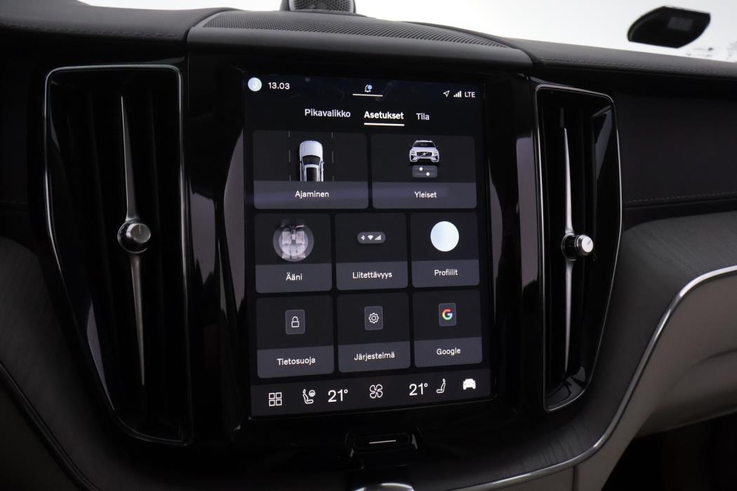 VOLVO XC60 2023