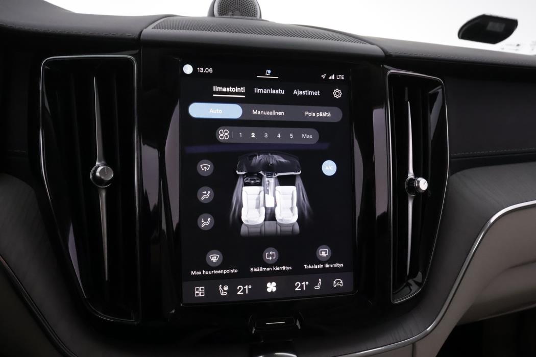VOLVO XC60 2023