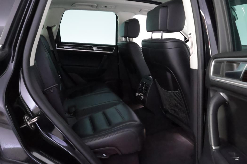 VOLKSWAGEN Touareg 2015