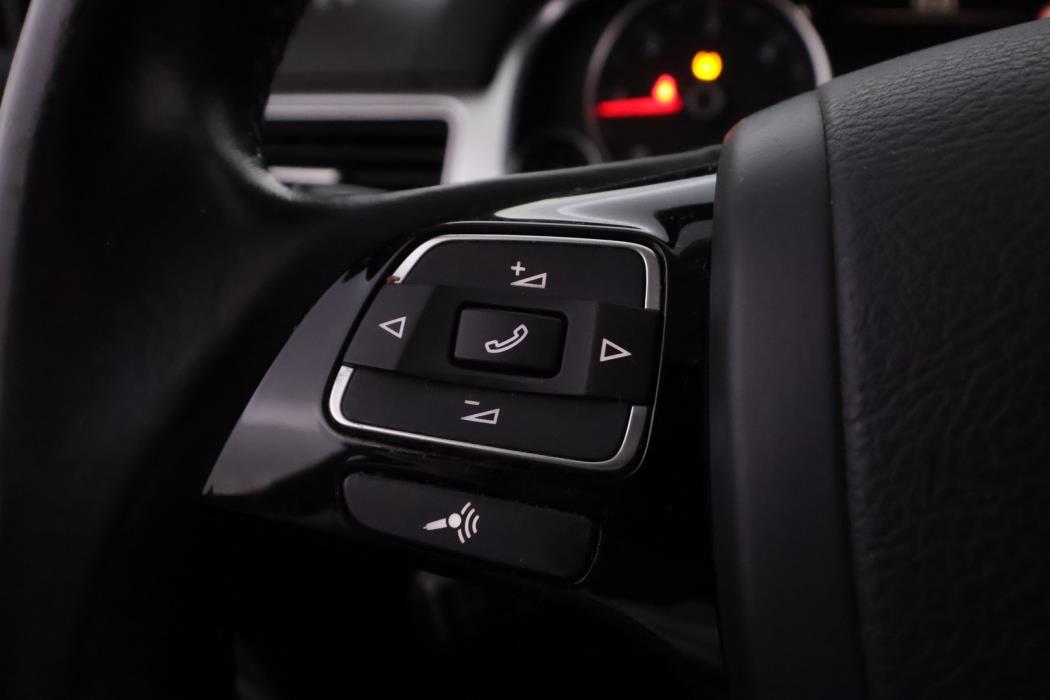 VOLKSWAGEN Touareg 2015