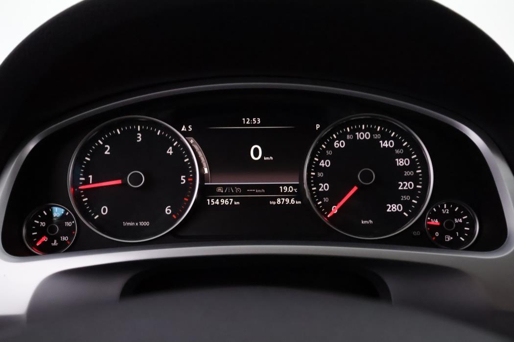 VOLKSWAGEN Touareg 2015