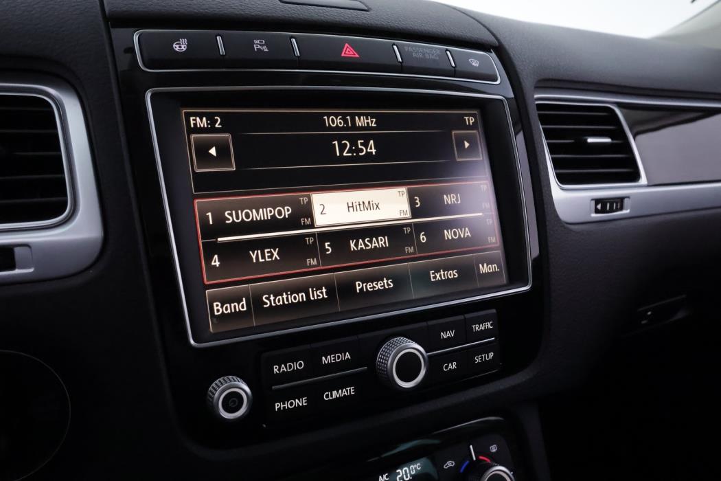 VOLKSWAGEN Touareg 2015