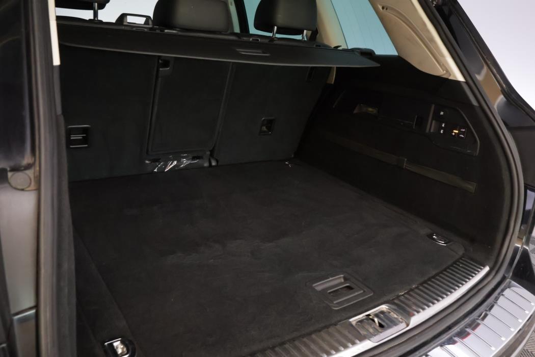 VOLKSWAGEN Touareg 2015