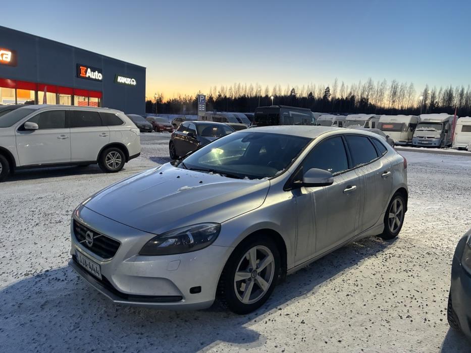 VOLVO V40 2014
