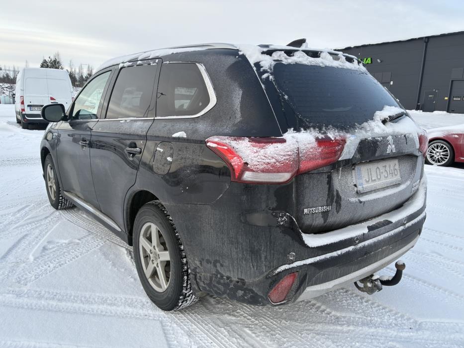MITSUBISHI OUTLANDER PHEV 2016