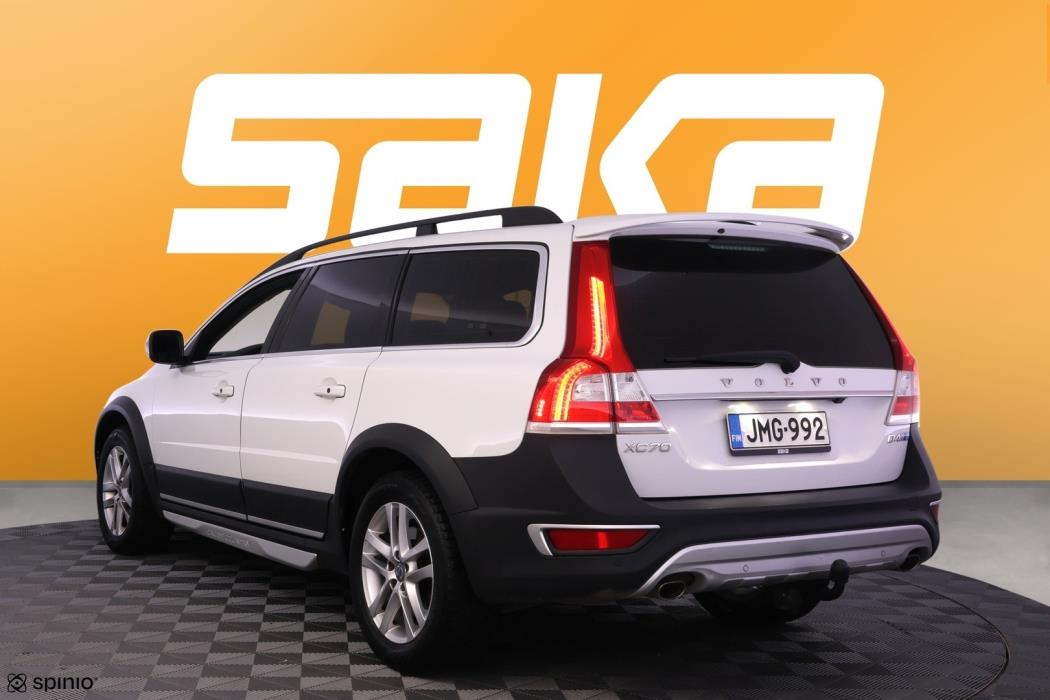 VOLVO XC70 2016