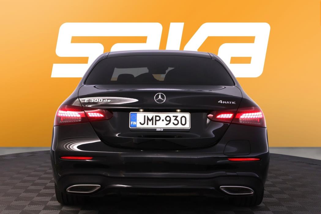 MERCEDES-BENZ E 2022