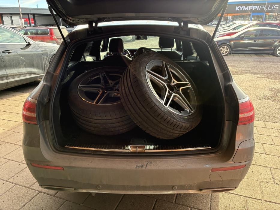 MERCEDES-BENZ E 2020