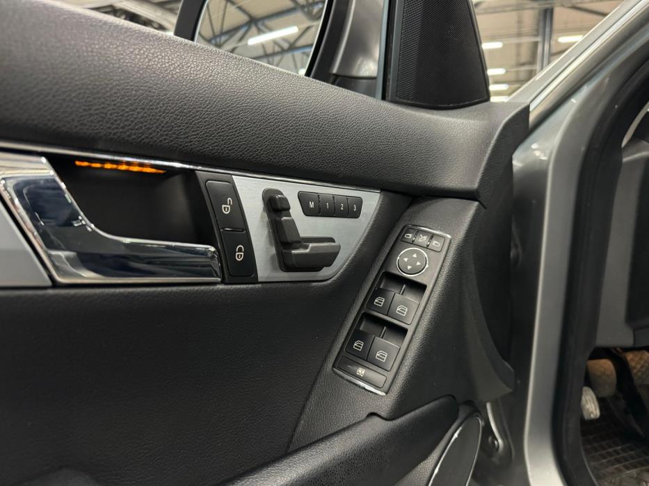 MERCEDES-BENZ C 2008