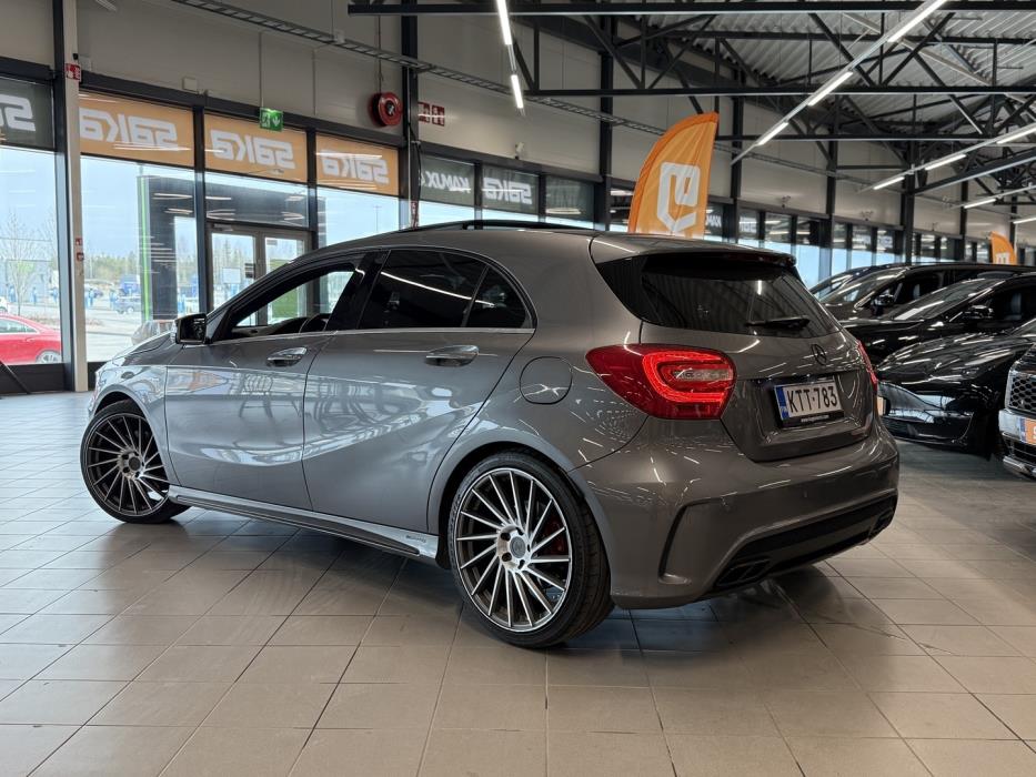 MERCEDES-BENZ A 2013