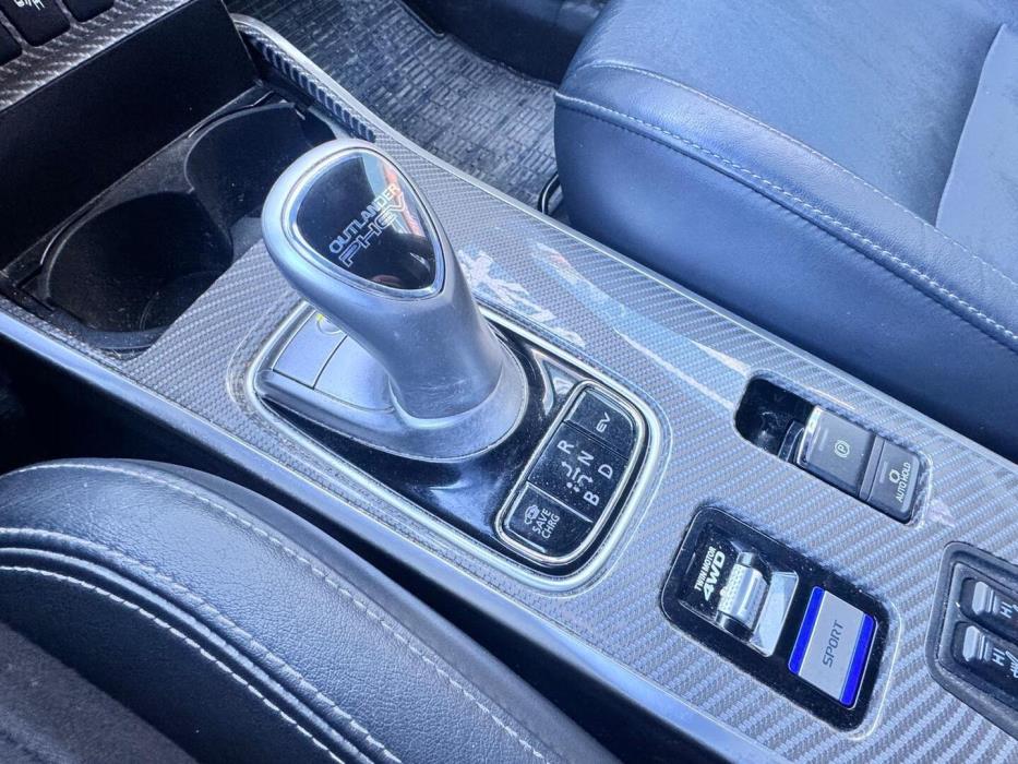 MITSUBISHI Outlander PHEV 2020