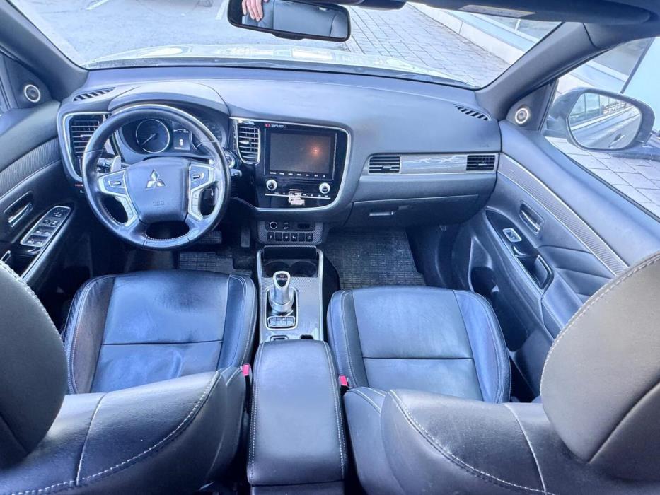 MITSUBISHI Outlander PHEV 2020