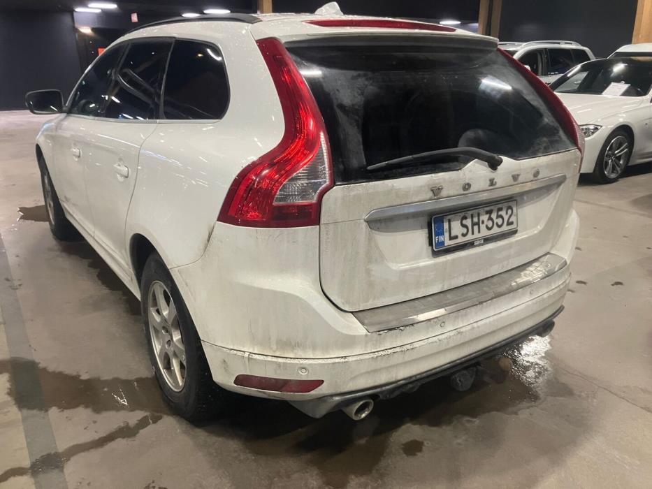 VOLVO XC60 2017