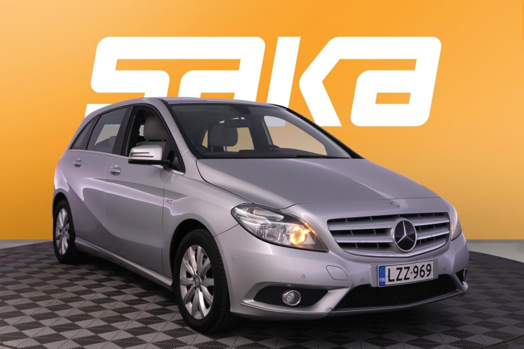 MERCEDES-BENZ B 2012