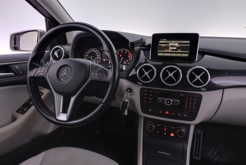 MERCEDES-BENZ B 2012