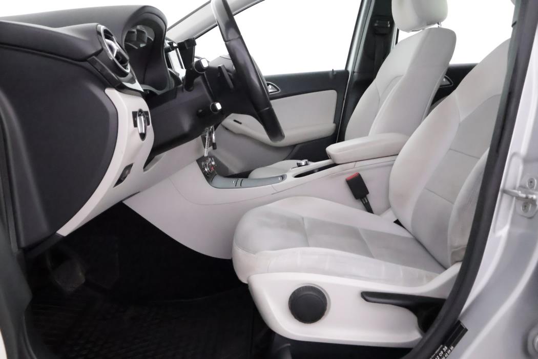 MERCEDES-BENZ B 2012