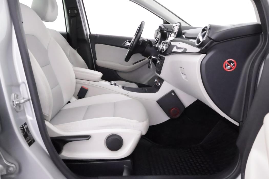 MERCEDES-BENZ B 2012