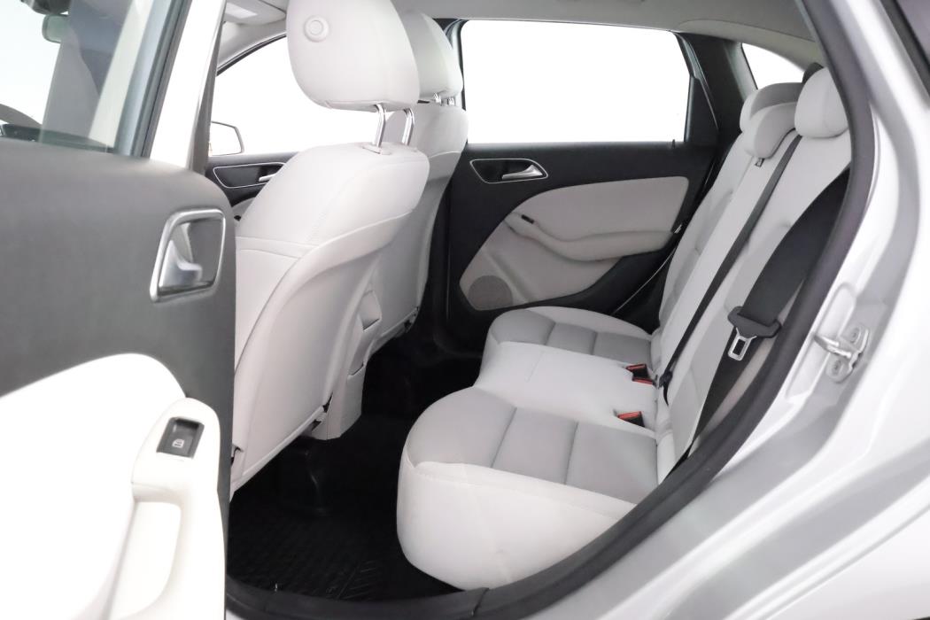 MERCEDES-BENZ B 2012