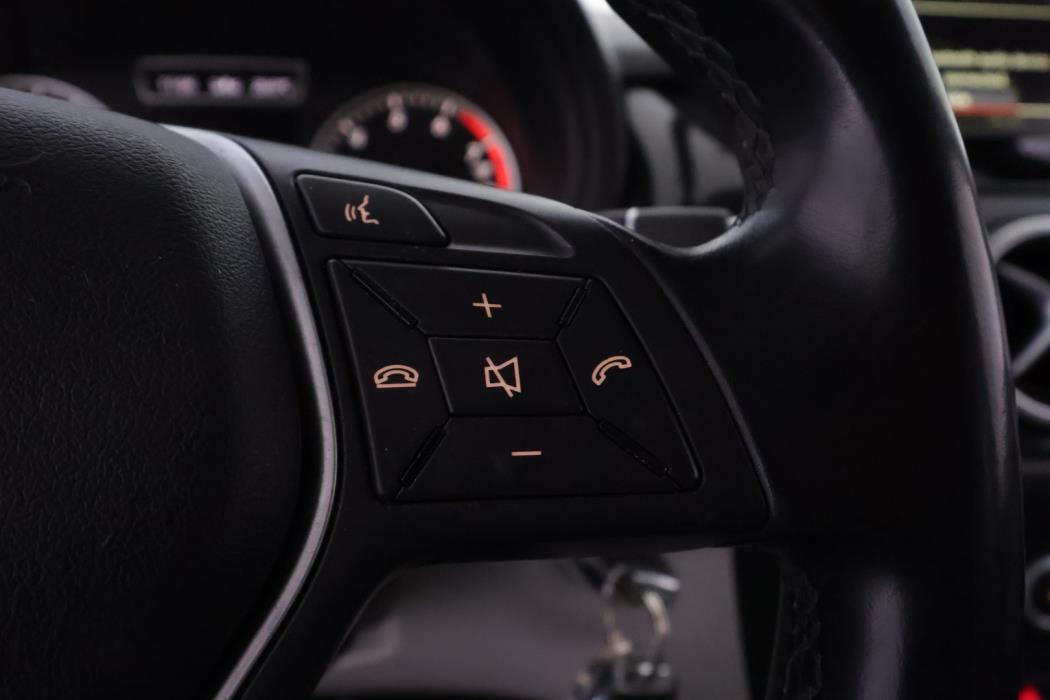 MERCEDES-BENZ B 2012