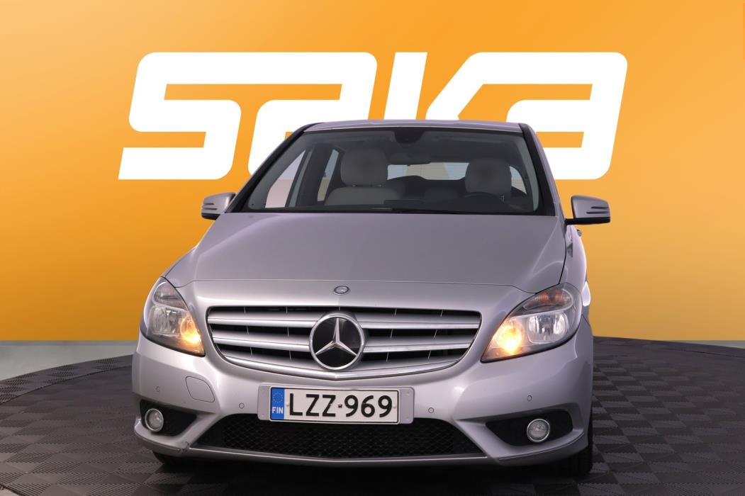 MERCEDES-BENZ B 2012