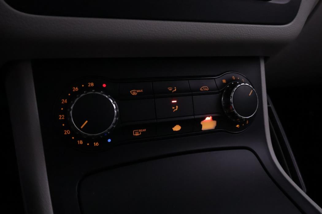 MERCEDES-BENZ B 2012