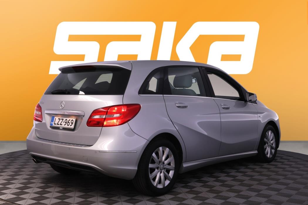 MERCEDES-BENZ B 2012