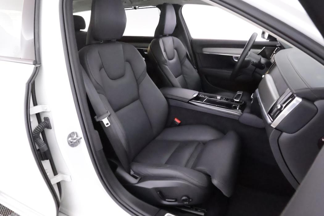 VOLVO V90 2023
