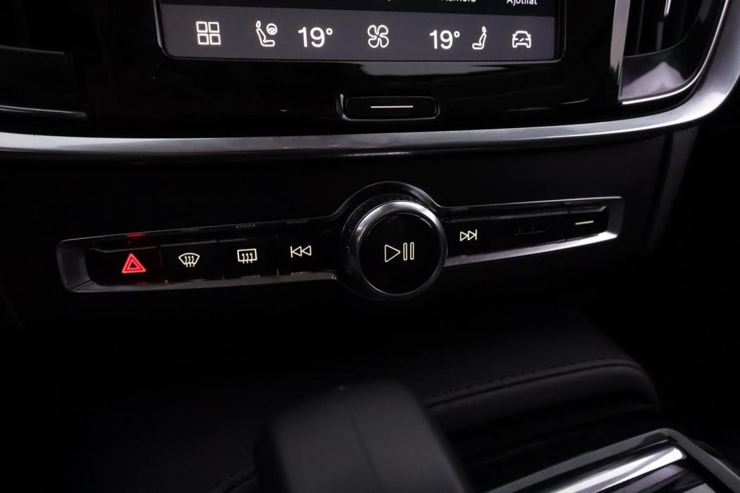 VOLVO V90 2023