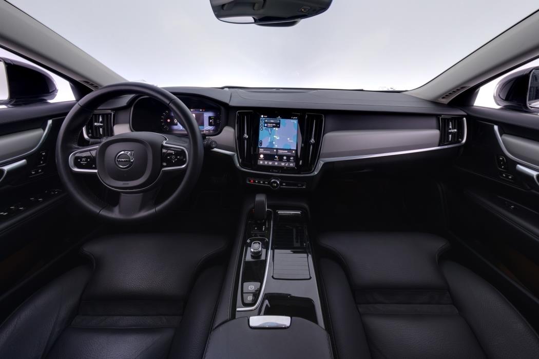 VOLVO V90 2023