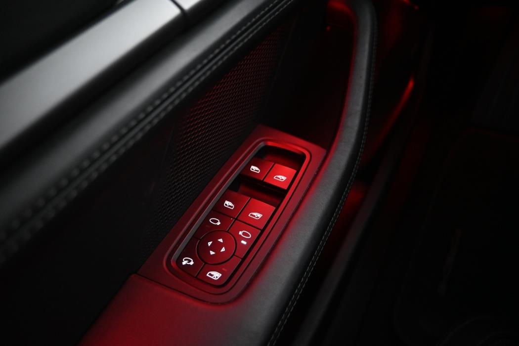 PORSCHE Taycan 2023