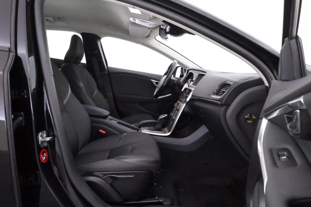 VOLVO V40 Cross Country 2016