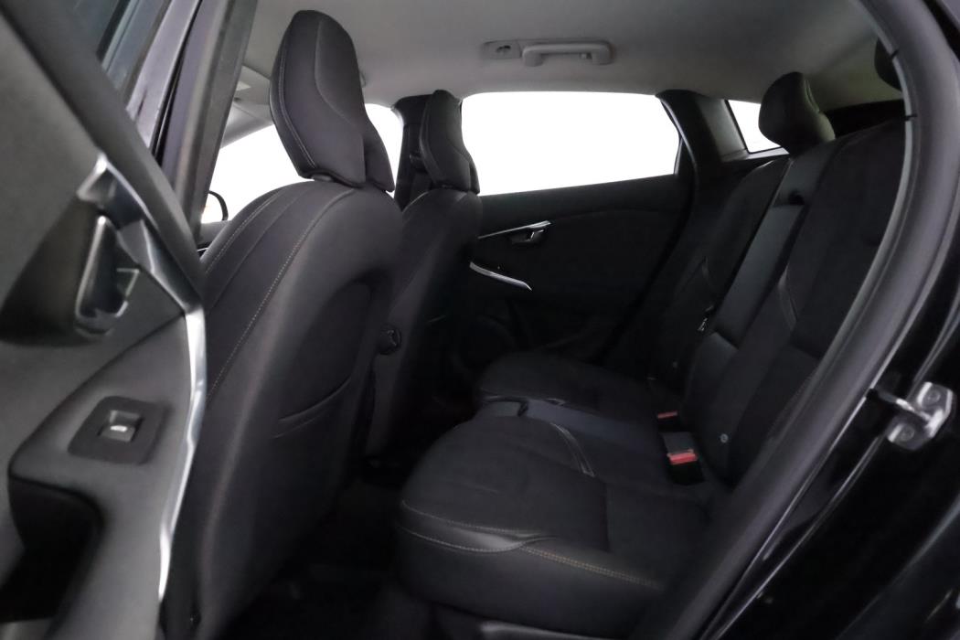 VOLVO V40 Cross Country 2016