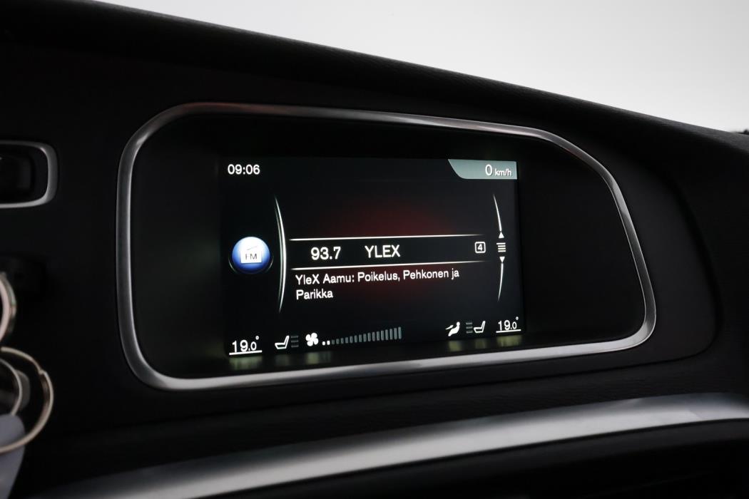VOLVO V40 Cross Country 2016