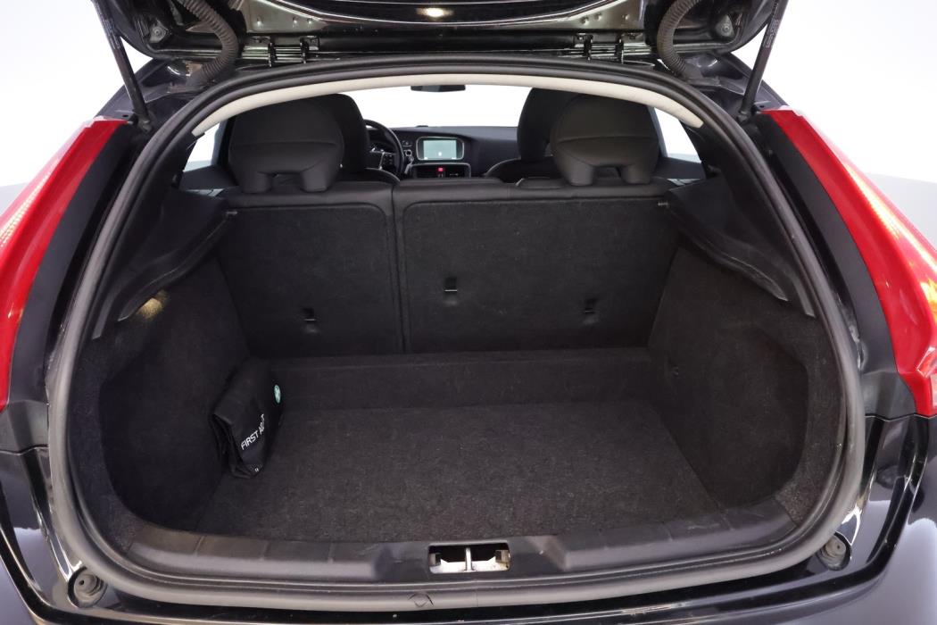 VOLVO V40 Cross Country 2016
