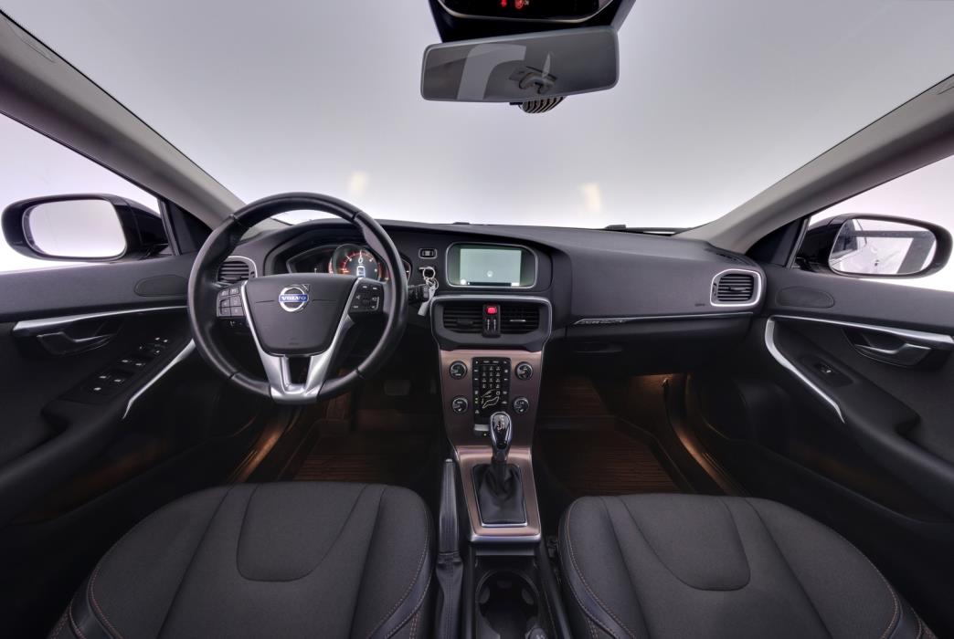 VOLVO V40 Cross Country 2016