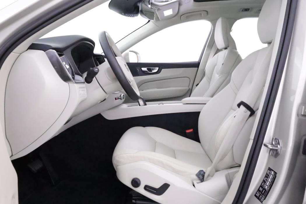 VOLVO XC60 2021
