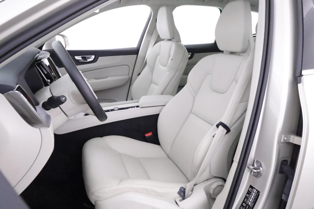VOLVO XC60 2021
