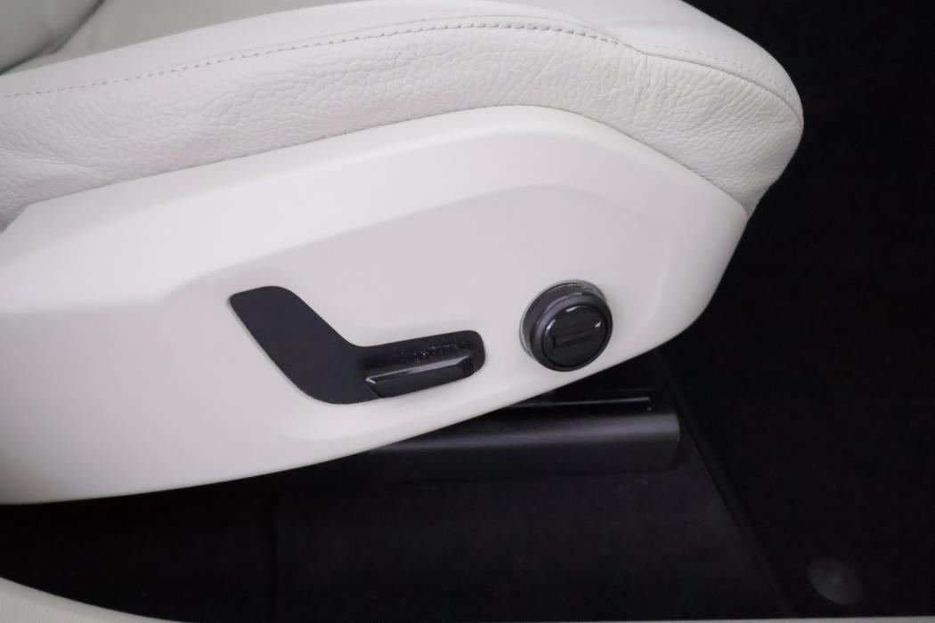 VOLVO XC60 2021