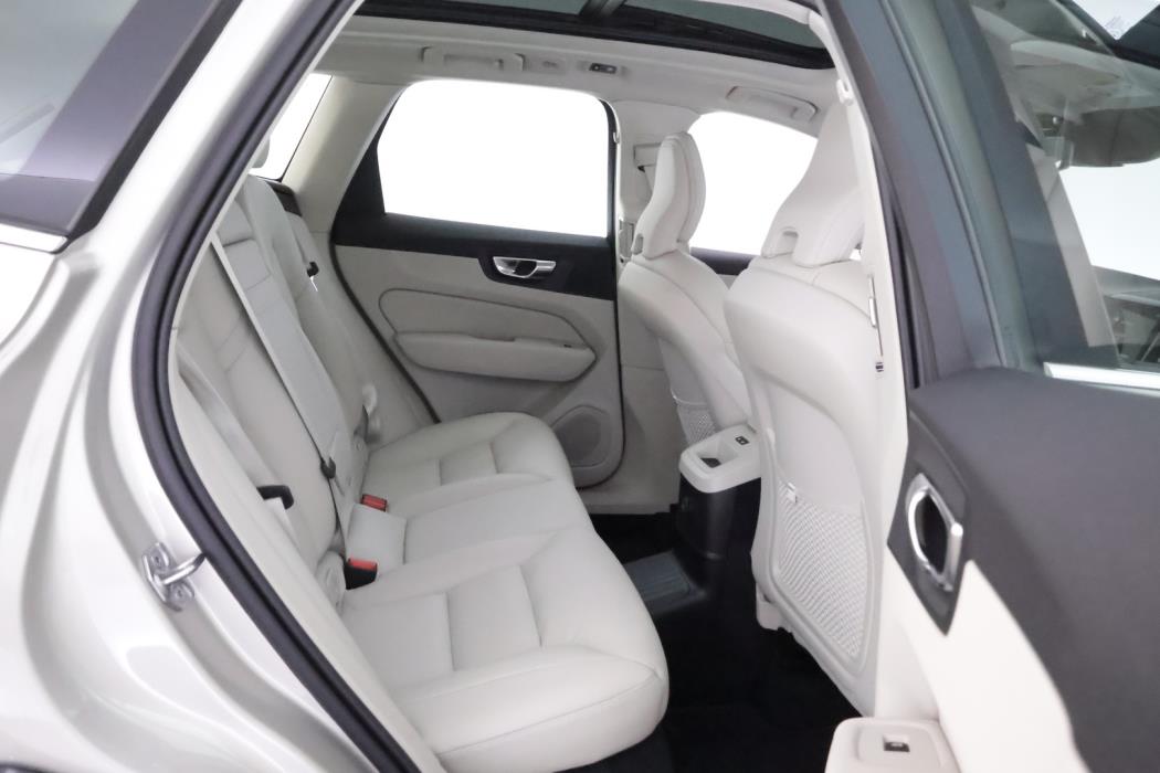 VOLVO XC60 2021